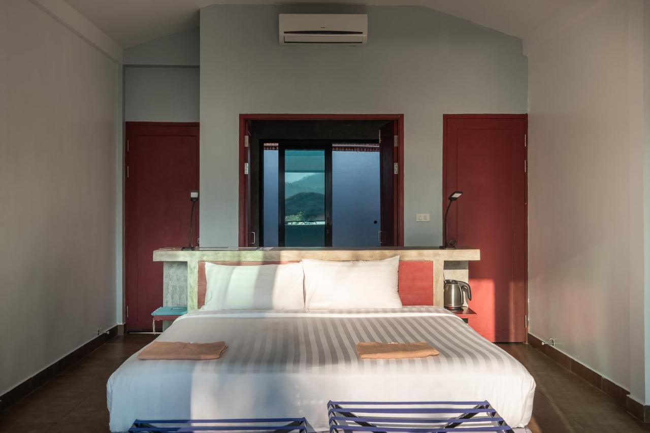 The Sanctuary Nam Ngum Beach Resort Ванг-В'єнг Екстер'єр фото