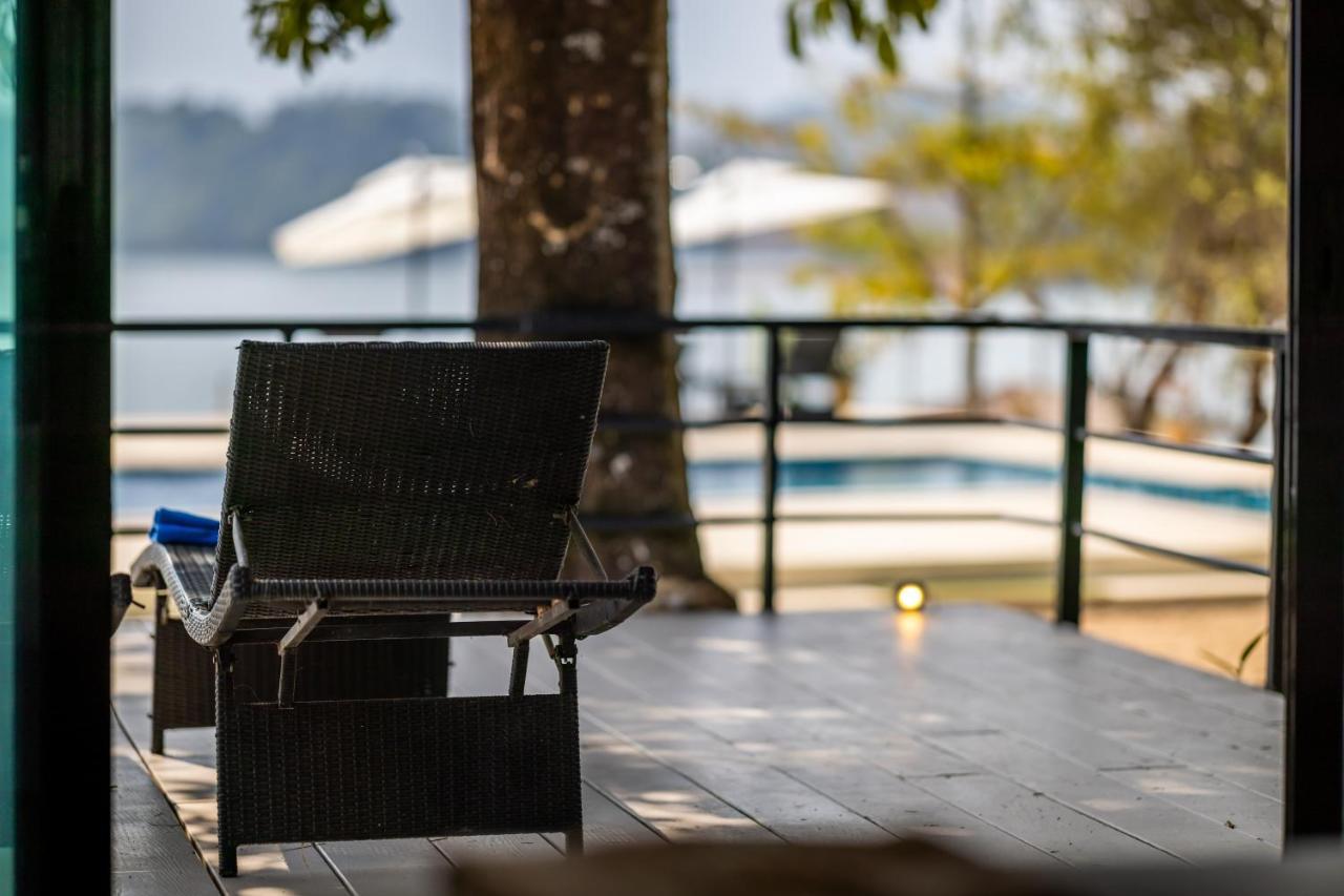 The Sanctuary Nam Ngum Beach Resort Ванг-В'єнг Екстер'єр фото