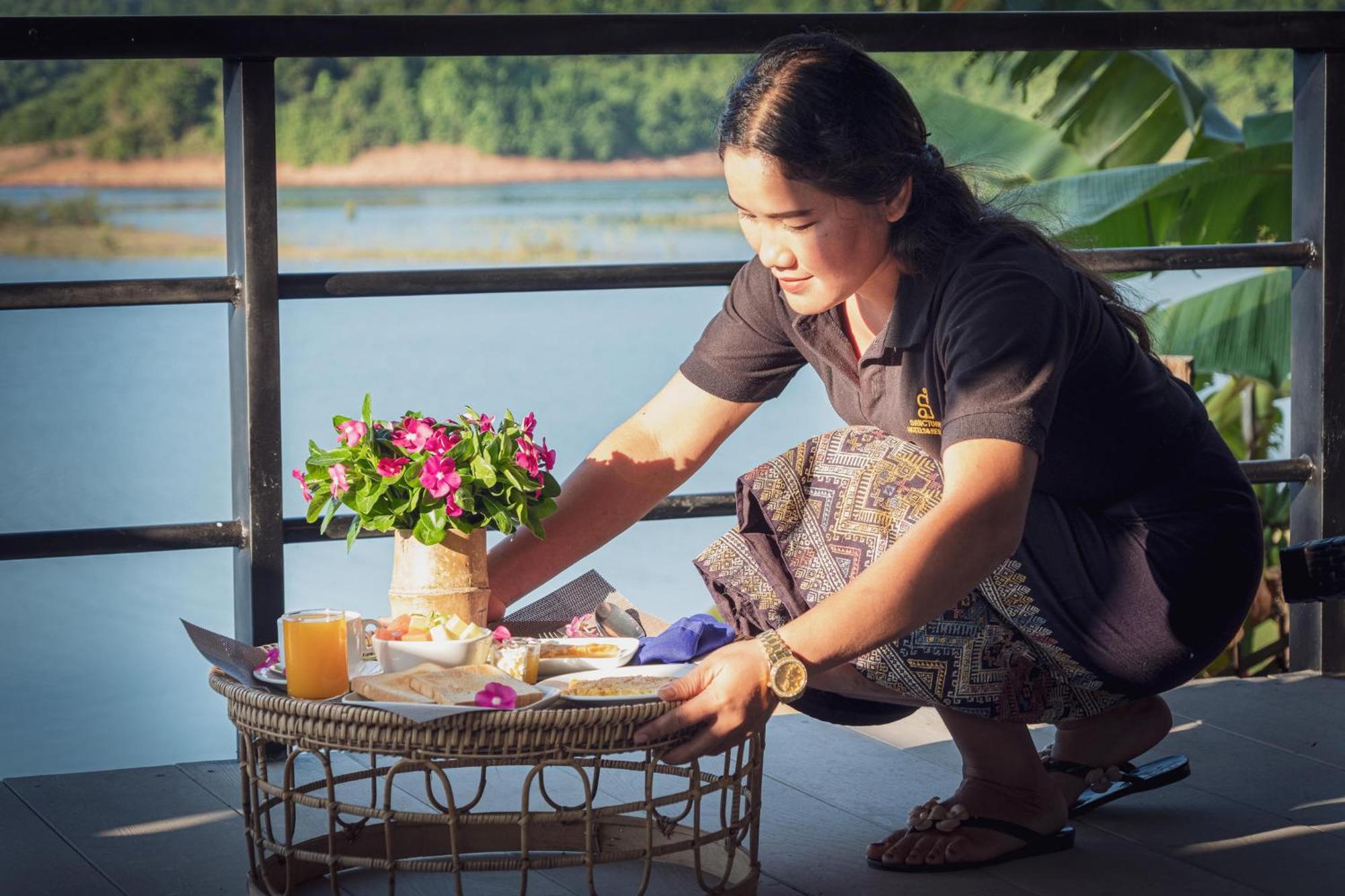 The Sanctuary Nam Ngum Beach Resort Ванг-В'єнг Екстер'єр фото