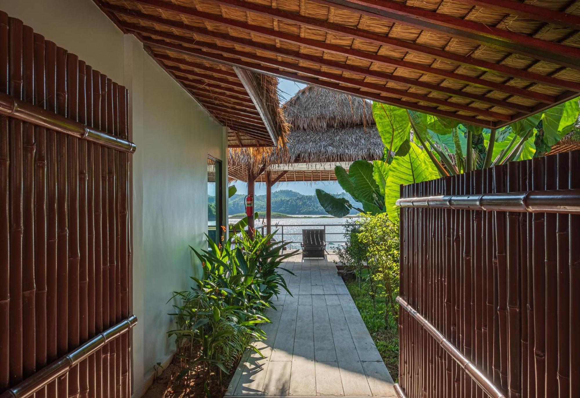 The Sanctuary Nam Ngum Beach Resort Ванг-В'єнг Екстер'єр фото