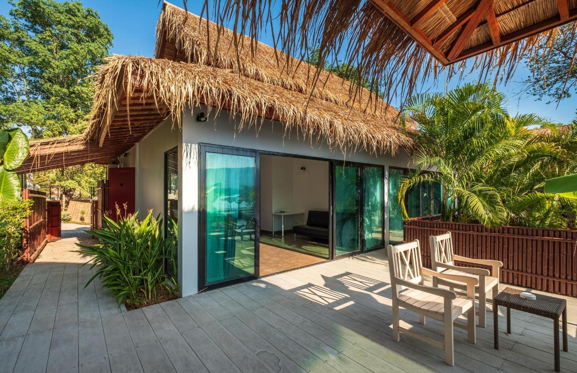 The Sanctuary Nam Ngum Beach Resort Ванг-В'єнг Екстер'єр фото