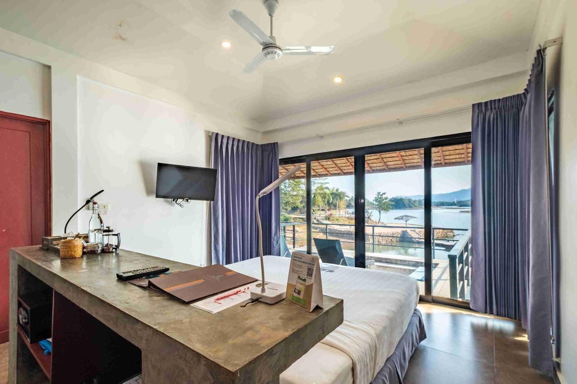 The Sanctuary Nam Ngum Beach Resort Ванг-В'єнг Екстер'єр фото