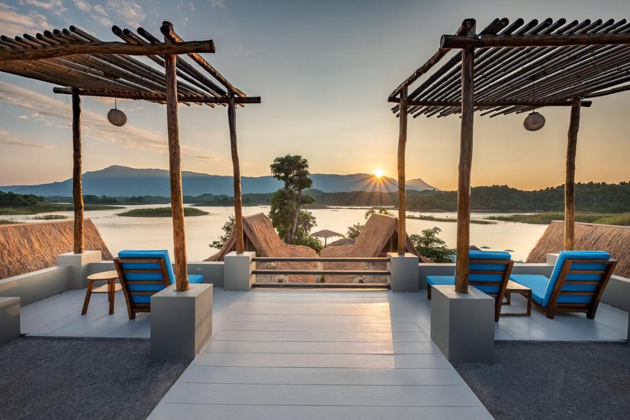The Sanctuary Nam Ngum Beach Resort Ванг-В'єнг Екстер'єр фото