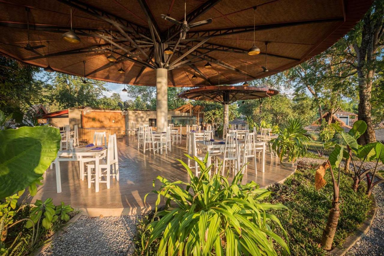 The Sanctuary Nam Ngum Beach Resort Ванг-В'єнг Екстер'єр фото